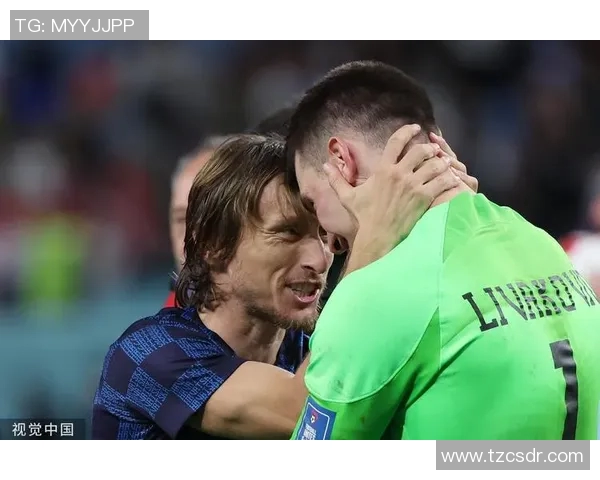 莫德里奇赛场爆发小插曲，裁判如何处理？